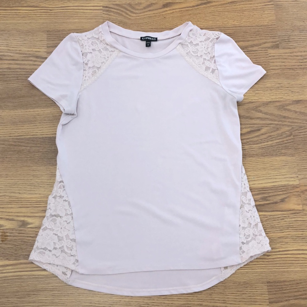 Express blush colored short sleeve top with lace accents size small